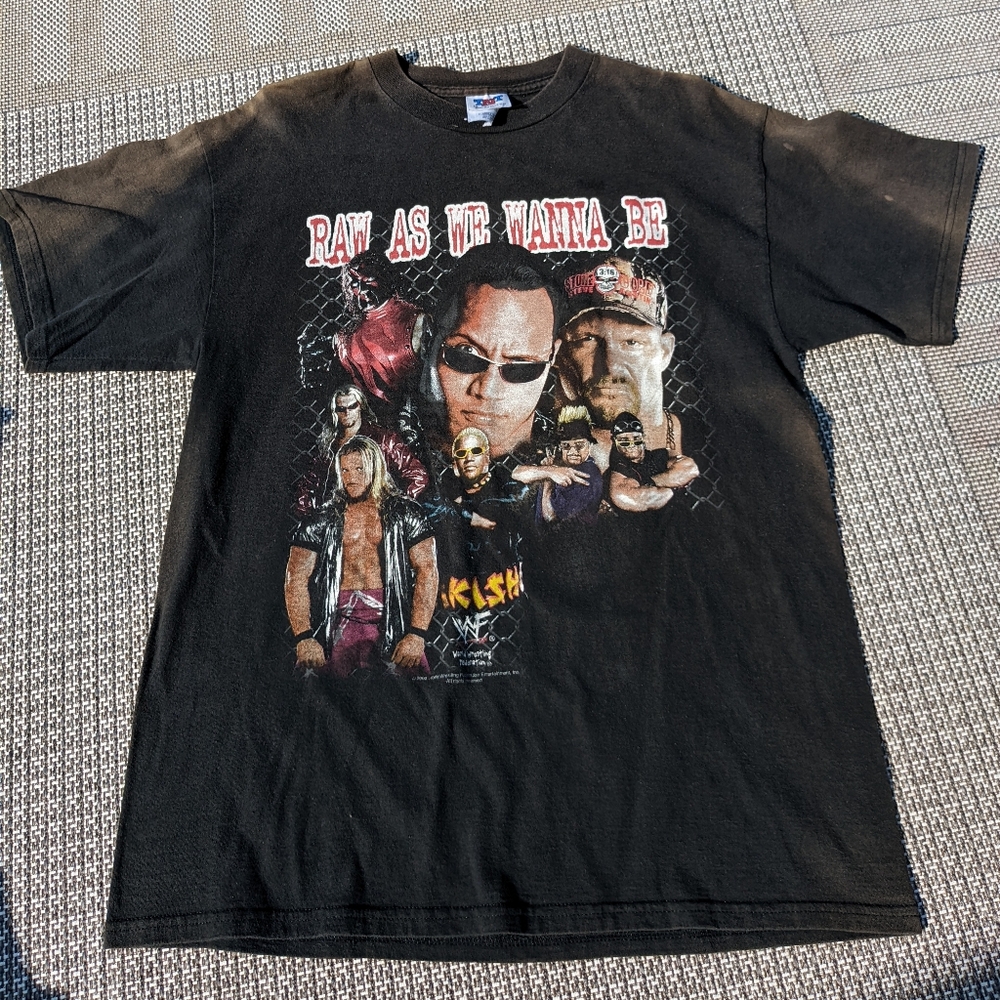 Vtg 2000 WWF Front graphic 'Raw As We Wanna Be' tee Adult L
